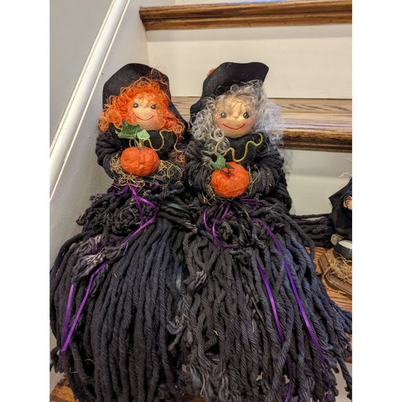 Four Halloween Figurines - 3 Witches and 1 ghosts - Picture 2 of 6